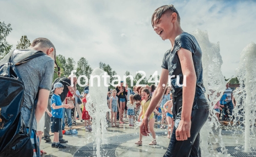 Плоскостной фонтан в центральном парке